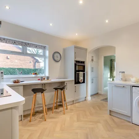 3 Bed In Oc-m34454 *